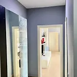 Boulevard Views - Spacious 아파트 *