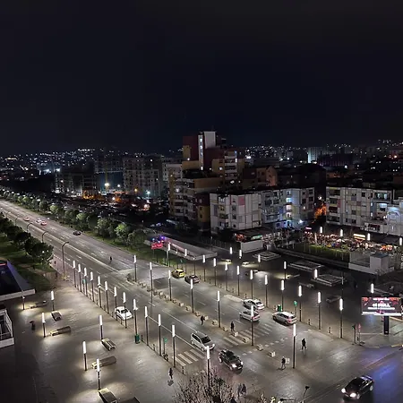 Apartment Boulevard Views - Spacious Tirana