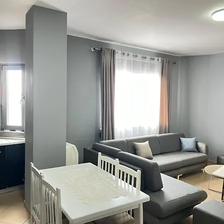 Daire Boulevard Views - Spacious Tiran