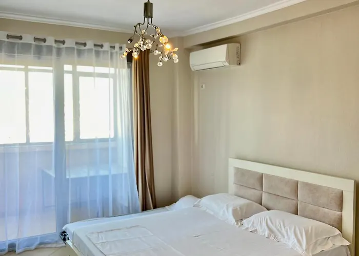 Boulevard Views - Spacious * Тирана